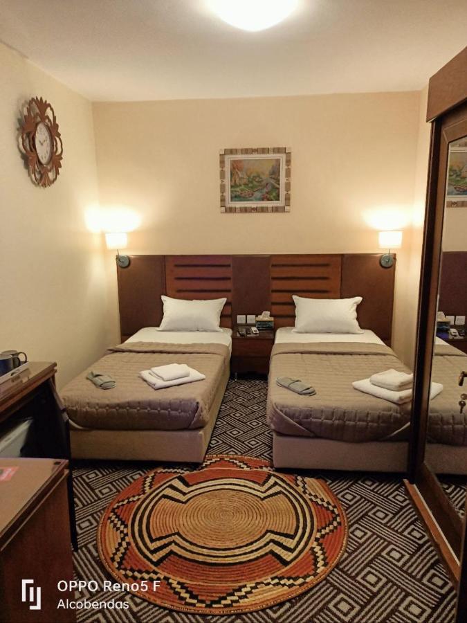 Plaza De Petra Hotel Wadi Musa Bagian luar foto